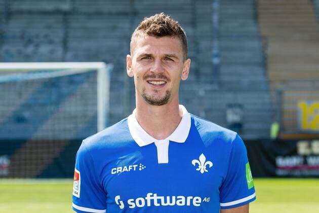 Fußball, 2. BL, SV Darmstadt 98 Porträttermin 2019 2020 17.07.2019, xfux, Fussball 2.Bundesliga, SV Darmstadt 98, 2.BL, Porträttermin 2019 2020, Fototermin, emonline, emspor, deloka, v.l. Mathias Wittek; (SV Darmstadt 98) Darmstadt