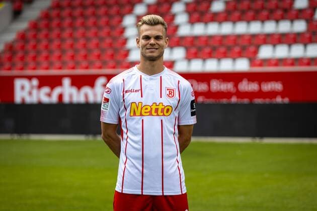 GER, Fussball, Herren, 2.BL, Saison 2019 2020, Porträttermin, 18.07.2019, SSV Jahn Regensburg Benedikt Saller; SSV Jahn Regensburg; 2.BL, Porträttermin 2019 2020,