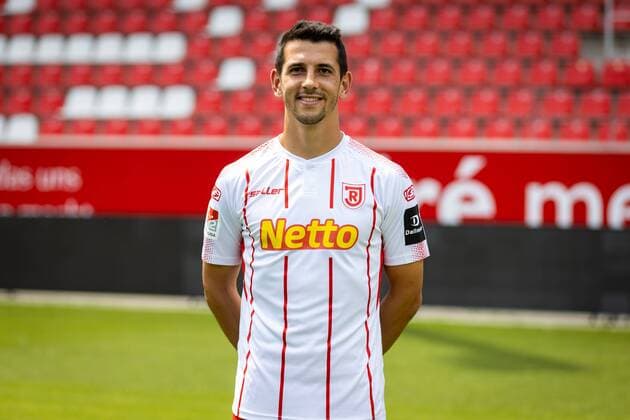 GER, Fussball, Herren, 2.BL, Saison 2019 2020, Porträttermin, 18.07.2019, SSV Jahn Regensburg Julian Derstroff; SSV Jahn Regensburg; 2.BL, Porträttermin 2019 2020,