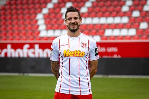 GER, Fussball, Herren, 2.BL, Saison 2019 2020, Porträttermin, 18.07.2019, SSV Jahn Regensburg Marco Grüttner; SSV Jahn Regensburg; 2.BL, Porträttermin 2019 2020,