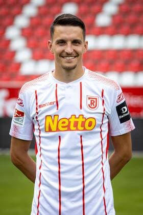 GER, Fussball, Herren, 2.BL, Saison 2019 2020, Porträttermin, 18.07.2019, SSV Jahn Regensburg Sebastian Stolze; SSV Jahn Regensburg; 2.BL, Porträttermin 2019 2020,
