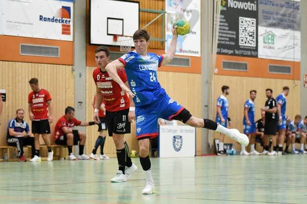 Lukas Zerbe ( 24, TBV Lemgo Lippe) bei einem Siebenmeterwurf, VfL Pfullingen vs. TBV Lemgo, Handball, Freundschaftsspiel, 18.07.2019, VfL Pfullingen vs. TBV Lemgo, Handball, Freundschaftsspiel, 18.07.2019 Dettingen an der Erms Copyright: xEIBNER Florian_Schustx EP_SCHUST