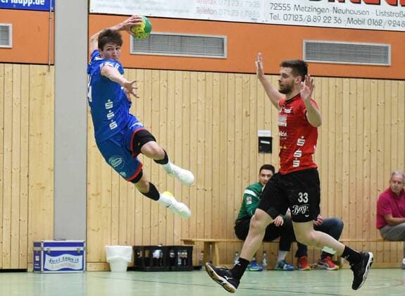 Lukas Zerbe ( 24, TBV Lemgo Lippe) bei einem Angriff, VfL Pfullingen vs. TBV Lemgo, Handball, Freundschaftsspiel, 18.07.2019, VfL Pfullingen vs. TBV Lemgo, Handball, Freundschaftsspiel, 18.07.2019 Dettingen an der Erms Copyright: xEIBNER Florian_Schustx EP_SCHUST
