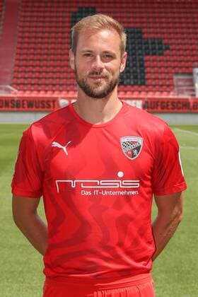 Maximilian Beister 10 - FC Ingolstadt 04 - 3.Liga - Porträttermin 2019 2020 - FC Ingolstadt 04 - 3.Liga - Porträttermin 2019 2020 -