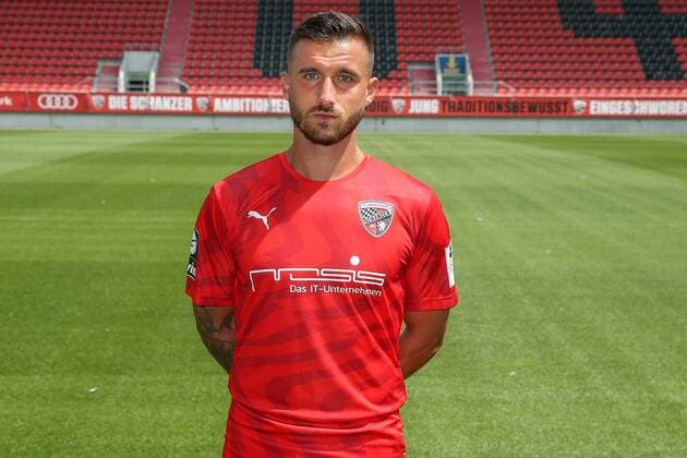 Robin Krause 23 - FC Ingolstadt 04 - 3.Liga - Porträttermin 2019 2020 - FC Ingolstadt 04 - 3.Liga - Porträttermin 2019 2020 -