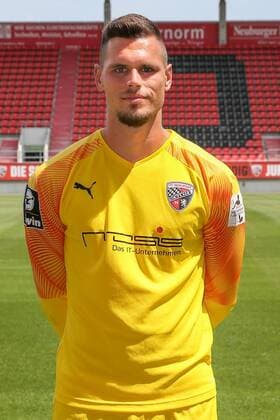 Fabijan Buntic Torwart 24 - FC Ingolstadt 04 - 3.Liga - Porträttermin 2019 2020 - FC Ingolstadt 04 - 3.Liga - Porträttermin 2019 2020 -