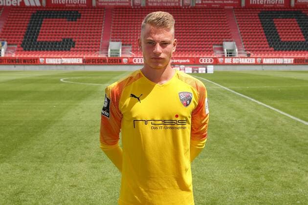 Lukas Schellenberg Torwart 39 - FC Ingolstadt 04 - 3.Liga - Porträttermin 2019 2020 - FC Ingolstadt 04 - 3.Liga - Porträttermin 2019 2020 -