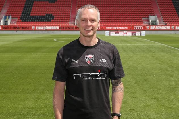 Dr. Michael Grobwinkler Mannschaftsarzt - FC Ingolstadt 04 - 3.Liga - Porträttermin 2019 2020 - FC Ingolstadt 04 - 3.Liga - Porträttermin 2019 2020 -