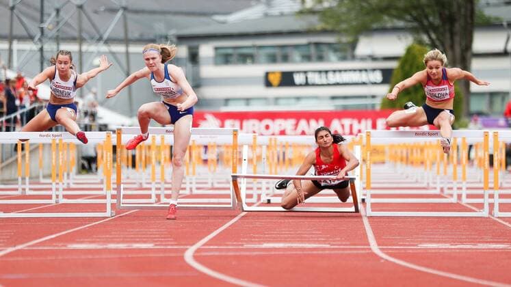 Sport Bilder des Tages European U20 Athletics Championships on July 19, 2019 Sevval Ayaz (TUR, 100 m hurdles) crashes in the qualification heat over 100m hurdles women; European U20 Athletics Championships on July 19, 2019 in Boras (Sweden). *** European U20 Athletics Championships on July 19, 2019 Sevval Ayaz TUR, 100 m hurdles crashes in the qualification heat over 100m hurdles women European U20 Athletics Championships on July 19, 2019 in Boras Sweden xUSx