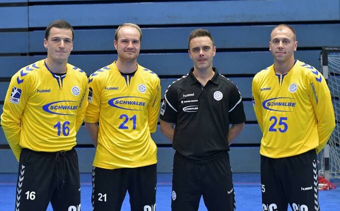 Die Torhueterriege des VfL Gummersbach, 16 Filip Ivic ( 16, VfL Gummersbach) 21 Matthias Puhle ( 21m VfL Gummersbach), Alois Mraz (Co-Trainer VfL Gummersbach, 25 Lasse Hasenforther ( 25, VfL Gummersbach), Pressekonferenz und Pressetraining des VfL Gummersbach am 18.07.2019 - Pressekonferenz und Pressetraining des VfL Gummersbach am 18.07.2019 Gummersbach Copyright: xEIBNER JuergenxAugstx EP_JOGI