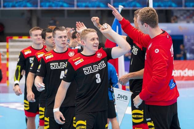 Pontevedra, Soanien 19. Juli 2019: IHF Junior U21, U 21 WM - Gruppe D - Deutschland vs. Chile Fin Backs (Deutschland MT Melsungen DjK Rimpar Woelfe), Dimitri Ignatow (Deutschland MT Melsungen), Torhueter Till Klimpke (Deutschland HSG Wetzlar) Pontevedra Pabellon Municipal de Pontevedra Spanien