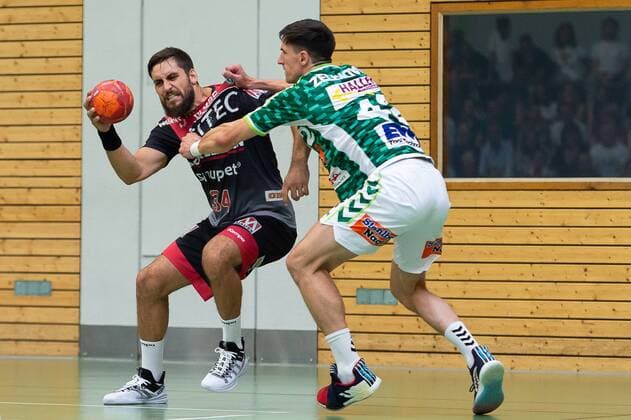 Quentin Minel (HC Erlangen 34), Nemanja Zelenovic (Frisch Auf Goeppingen 42), FRISCH AUF! Goeppingen vs. HC Erlangen, 54. Esslinger Marktplatzturnier, Handball, 1. Bundesliga, DKB, Herren, 19.07.2019, FRISCH AUF! Goeppingen vs. HC Erlangen, 54. Esslinger Marktplatzturnier, Handball, 1. Bundesliga, DKB, Herren, 19.07.2019 Altbach Copyright: xEIBNER WolfgangxFrankx EP_WFK