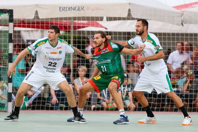 19.07.2019, xtgx, Handball Testspiel, SC Magdeburg - SC DHfK Leipzig emspor, v.l. Marko Mamic (Leipzig), Erik Schmidt (Magdeburg), Philipp Mueller (Leipzig) Zweikampf, Duell, Kampf, tackle Aschersleben