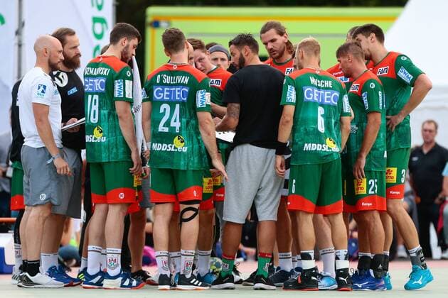 19.07.2019, xtgx, Handball Testspiel, SC Magdeburg - SC DHfK Leipzig emspor, v.l. Bennet Wiegert (Magdeburg, Trainer) spricht zu seinen Spielern Aschersleben