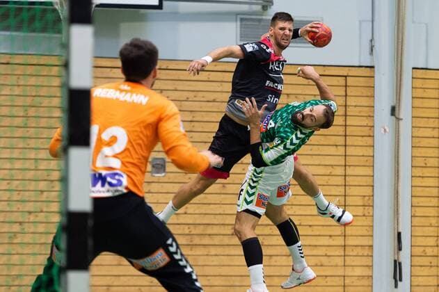 Sime Ivic (HC Erlangen 19), Tim Kneule (Frisch Auf Goeppingen 04), FRISCH AUF! Goeppingen vs. HC Erlangen, 54. Esslinger Marktplatzturnier, Handball, 1. Bundesliga, DKB, Herren, 19.07.2019, FRISCH AUF! Goeppingen vs. HC Erlangen, 54. Esslinger Marktplatzturnier, Handball, 1. Bundesliga, DKB, Herren, 19.07.2019 Altbach Copyright: xEIBNER WolfgangxFrankx EP_WFK