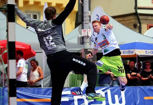 BAU 20.07.2019 Esslingen am Neckar Handball Esslinger Marktplatzturnier, BBM Bietigheim vs. Göppingen, rechts Nicolai Thailinger (Göppingen)