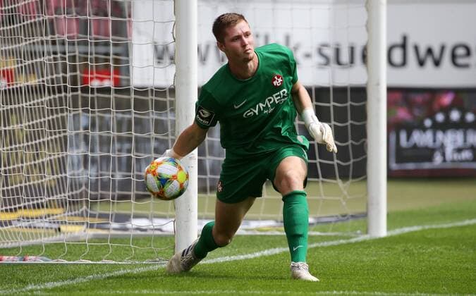 Lennart Grill (1, Torwart, FC Kaiserslautern), Fussball, 3. Liga: 1. FC Kaiserslautern - SpVgg Unterhaching, 1. Spieltag am 20.07.2019, Saison 2019 20 im Fritz Walter Stadion Kaiserslautern, ZmdZ, ** Gemäß den Vorgaben der DFL Deutsche Fußball Liga ist es untersagt, in dem Stadion und oder vom Spiel angefertigte Fotoaufnahmen in Form von Sequenzbildern und oder videoähnlichen Fotostrecken zu verwerten bzw. verwerten zu lassen. DFL regulations prohibit any use of photographs as image sequences and or quasi-video. ** 1. FC Kaiserslautern - SpVgg Unterhaching