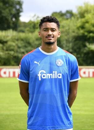 Emmanuel Iyoha; Holstein Kiel; 2. BL, Porträttermin 2019 2020, Fußball, Männer, 19.07.19 Kiel NLZ Projendorf Kiel Germany