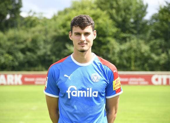 Janni Serra; Holstein Kiel; 2. BL, Porträttermin 2019 2020, Fußball, Männer, 19.07.19 Kiel NLZ Projendorf Kiel Germany
