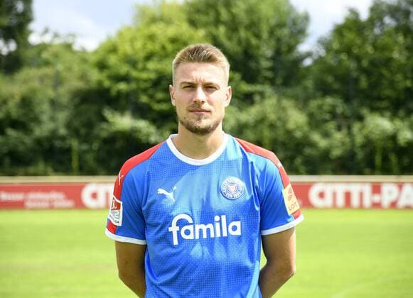 Hauke Wahl; Holstein Kiel; 2. BL, Porträttermin 2019 2020, Fußball, Männer, 19.07.19 Kiel NLZ Projendorf Kiel Germany
