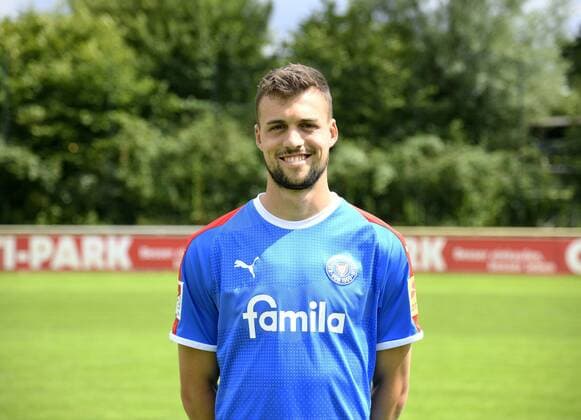 Jonas Meffert; Holstein Kiel; 2. BL, Porträttermin 2019 2020, Fußball, Männer, 19.07.19 Kiel NLZ Projendorf Kiel Germany