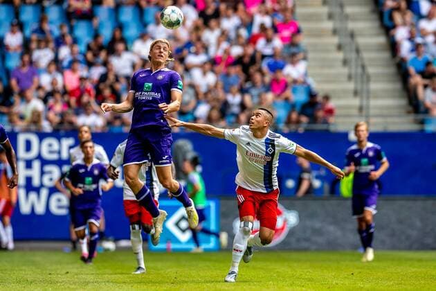 Hamburg, 20. Juli 2019 - Fußball, Freundschaftsspiel, Hamburger SV - RSC Anderlecht: Sebastiaan Bornauw (RSC Anderlecht, 24), Bobby Wood (Hamburger SV, 11) DFL REGULATIONS PROHIBIT ANY USE OF PHOTOGRAPHS AS IMAGE SEQUENCES AND OR QUASI-VIDEO. *** Hamburg, 20 July 2019 Football, friendly match, Hamburger SV RSC Anderlecht Sebastiaan Bornauw RSC Anderlecht, 24 , Bobby Wood Hamburger SV, 11 DFL REGULATIONS PROHIBIT ANY USE OF PHOTOGRAPHS AS IMAGE SEQUENCES AND OR QUASI VIDEO 