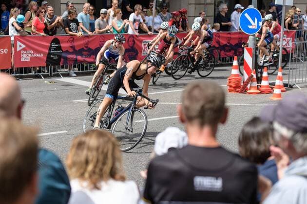 Bitburger 0,0 Triathlon Bundesliga, Tübingen, 21.07.2019 Lucie Kammer (DSW Darmstadt) auf der Radstrecke beim Triathalon Bundesliga Rennen in Tübingen am 21.07.2019, , Tübingen BW Deutschland *** Bitburger 0,0 Triathlon Bundesliga, Tübingen, 21 07 2019 Lucie Kammer DSW Darmstadt on the bike course at the Triathalon Bundesliga race in Tübingen on 21 07 2019, , Tübingen BW Germany