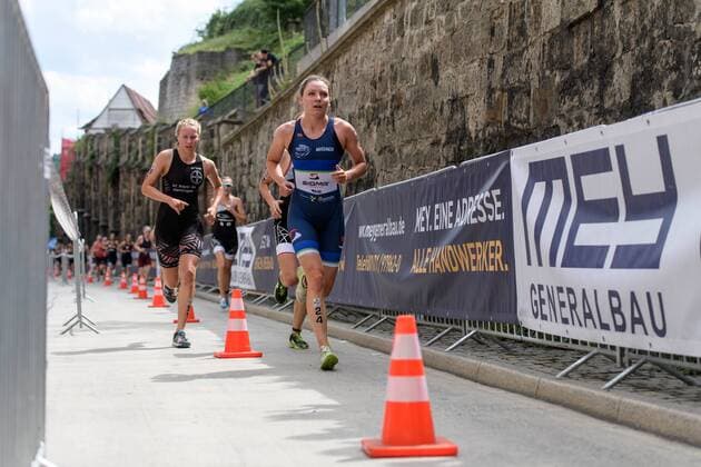 Bitburger 0,0 Triathlon Bundesliga, Tübingen, 21.07.2019 Ursula Trützschler (Krefelder Kanu Klub) und Mala Schulz (Bayer Uerdingen 51) auf der Laufstrecke beim Triathalon Bundesliga Rennen in Tübingen am 21.07.2019, , Tübingen BW Deutschland *** Bitburger 0,0 Triathlon Bundesliga, Tübingen, 21 07 2019 Ursula Trützschler Krefelder Kanu Klub und Mala Schulz Bayer Uerdingen 51 on the running track at the Triathalon Bundesliga race in Tübingen on 21 07 2019, , Tübingen BW Germany