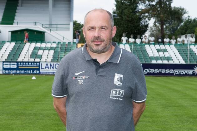 Teammanager Tom Rietzschel ; BSG Chemie Leipzig ; Fußball ; RL NO ; Porträttermin 2019 2020. , Leipzig, 21.07.2019, Alfred-Kunze-Sportpark, Fussball ,