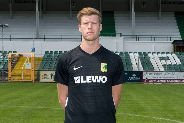 Alexander Bury ; BSG Chemie Leipzig ; Fußball ; RL NO ; Porträttermin 2019 2020. , Leipzig, 21.07.2019, Alfred-Kunze-Sportpark, Fussball ,
