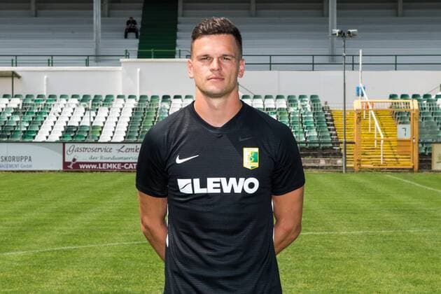 Tommy Kind ; BSG Chemie Leipzig ; Fußball ; RL NO ; Porträttermin 2019 2020. , Leipzig, 21.07.2019, Alfred-Kunze-Sportpark, Fussball ,