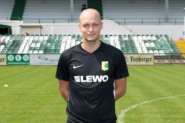 Andy Wendschuch ; BSG Chemie Leipzig ; Fußball ; RL NO ; Porträttermin 2019 2020. , Leipzig, 21.07.2019, Alfred-Kunze-Sportpark, Fussball ,