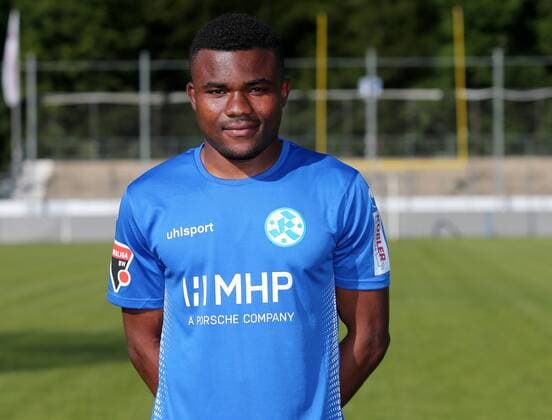 BAU 23. Juli 2019 Stuttgart-Degerloch Fußball SV Stuttgarter Kickers Fototermin, Kelecti Nkem