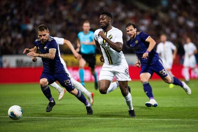 190724 Martin Milec of Maribor and Chinedu Obasi of AIK compete for the ball during the UEFA Champions League qualifying match between Maribor and AIK on July 24, 2019 in Maribor. Photo: Martin Metelko BILDBYRAN Cop 277 bbeng fotball fotboll football kval till champions league soccer champions league qualification aik maribor Copyright: MARTINxMETELKO BB190724BB352