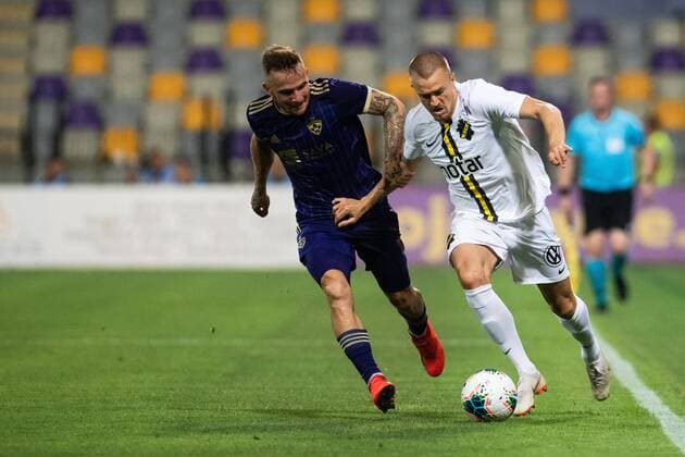 190724 Rasmus Lindkvist of AIK during the UEFA Champions League qualifying match between Maribor and AIK on July 24, 2019 in Maribor. Photo: Martin Metelko BILDBYRAN Cop 277 bbeng fotball fotboll football kval till champions league soccer champions league qualification aik maribor Copyright: MARTINxMETELKO BB190724BB381