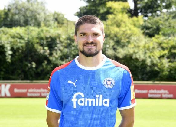 Aleksandar Ignjovski; Holstein Kiel; 2. BL, Porträttermin 2019 2020, Fußball, Männer, 25.07.19 Kiel NLZ Projendorf Kiel Germany