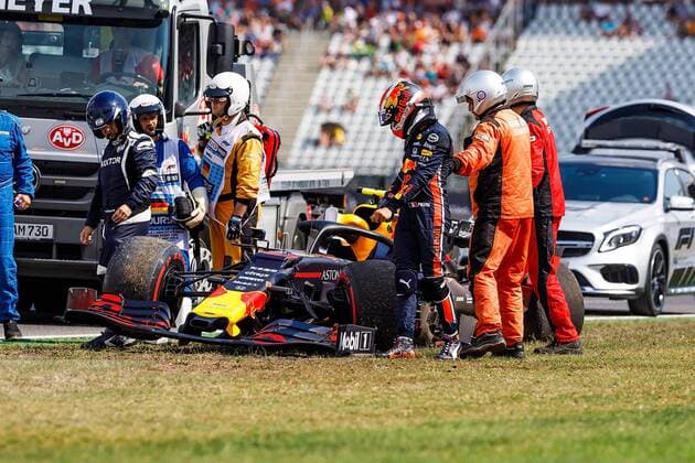 Hockenheim, Germany, 26.07.2019, Formel 1, Formula 1, Germany Grand Prix, Unfall von Pierre Gasly (FRA 10), Aston Martin Red Bull Racing, das voellig zerstoerte Fahrzeug am Streckenrand ( Hockenheim Hockenheim Ring Baden-Wuerttemberg Germany eu-images-09-506-036672