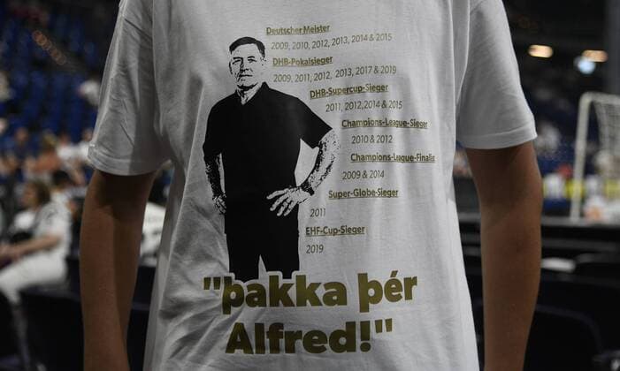 Sport Bilder des Tages So sieht das T-Shirt aus, das die Fans zu Abschied von Trainer Alfred Gislason erwerben konnten (Vorderseite), Handball, Männer, Abschiedsspiel, Trainer Alfred Gislason, THW Kiel, 26.07.19 Kiel Sparkassen Arena Schleswig-Holstein Germany