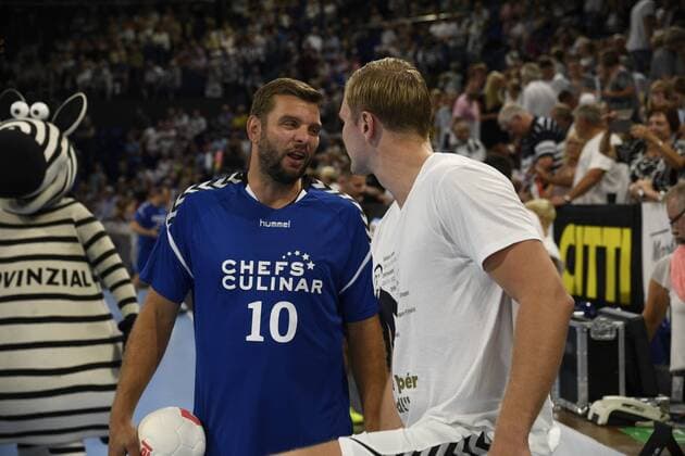 Robert Gunnarsson (Team Alfred, links) und Aron Palmarsson (Allstars), Handball, Männer, Abschiedsspiel, Trainer Alfred Gislason, THW Kiel, 26.07.19 Kiel Sparkassen Arena Schleswig-Holstein Germany