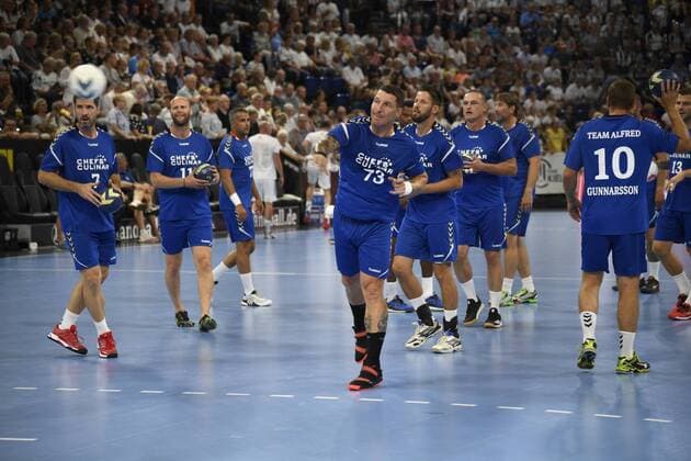 Stefan Kretzschmar führt das Team Alfred an, Handball, Männer, Abschiedsspiel, Trainer Alfred Gislason, THW Kiel, 26.07.19 Kiel Sparkassen Arena Schleswig-Holstein Germany
