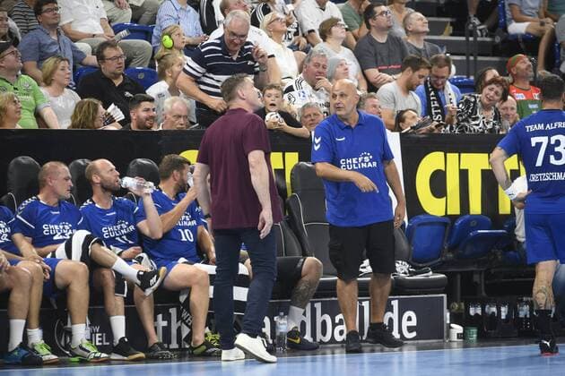 Piet Krebs (rechts) mit Alfred Gislason, Handball, Männer, Abschiedsspiel, Trainer Alfred Gislason, THW Kiel, 26.07.19 Kiel Sparkassen Arena Schleswig-Holstein Germany