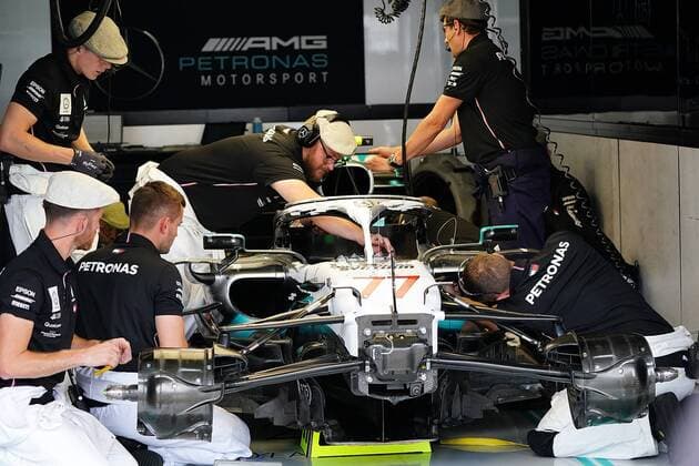 Hockenheim, Germany, 27.07.2019, Formel 1, Formula 1, Germany Grand Prix, Mercedes Mechaniker am Auto von Valtteri Bottas (FIN 77), Mercedes-AMG Petronas Motorsport ( Hockenheim Hockenheim Ring Baden-Wuerttemberg Germany eu-images-09-506-036829