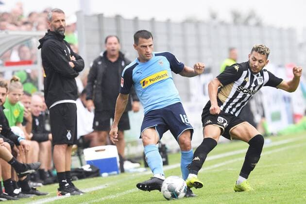 Fussball 1.Bundesliga Saison 2019 2020 Testspiel SCO Angers 1. FC Mönchengladbach 27.07.2019, Stadion an der Römerstrasse, Straelen, Trainer Marco Rose, Stefan Lainer,Borussia Mönchengladbach, Farid El Melali, SCO Angers , DFL regulations prohibit any use of photographs as image sequences and or quasi video.