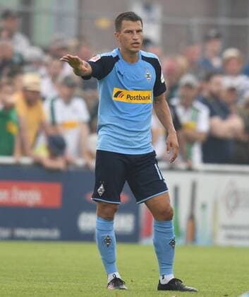 Testspiel Borussia Mönchengladbach - SCO Angers (Frankreich) 27.07.2019 Stefan Lainer (BMG) , Ganzfigur , zeigt, Freisteller, Einzelbild DFL REGULATIONS PROHIBIT ANY USE OF PHOTOGRAPHS AS IMAGE SEQUENCES AND OR QUASI-VIDEO