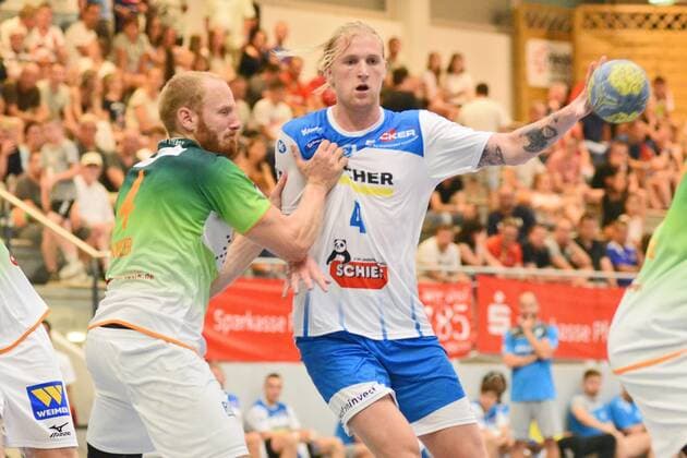 Elvar Asgeirsson (TVB 1898 Stuttgart 4) gegen Stefan Kneer (HSG Wetzlar 4) Handball , Maenner , Vorbereitung , Turnier, Altensteig , S-Cup , 27.07.2019, Foto:TBaur Eibner S-Cup TVB 1898 Stuttgart vs. HSG Wetzlar Altensteig Copyright: xEIBNER TobiasxBaurx EP_TBR