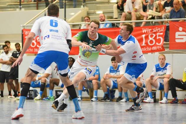 Lenny Rubin (HSG Wetzlar 44) gegen Tim Roman Weißling (TVB 1898 Stuttgart ) Handball , Maenner , Vorbereitung , Turnier, Altensteig , S-Cup , 27.07.2019, Foto:TBaur Eibner S-Cup TVB 1898 Stuttgart vs. HSG Wetzlar Altensteig Copyright: xEIBNER TobiasxBaurx EP_TBR