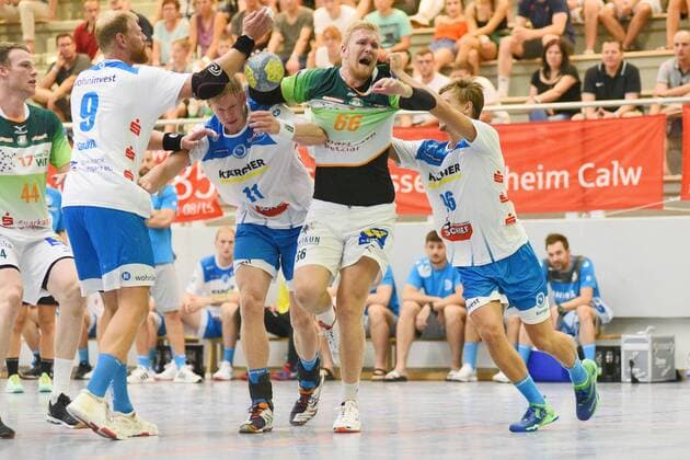 Anton Lindskog (HSG Wetzlar 66) gegen Manuel Spaeth (TVB 1898 Stuttgart 9) , Adam Loehn (TVB 1898 Stuttgart 11) und Tim Roman Weißling (TVB 1898 Stuttgart 96) Handball , Maenner , Vorbereitung , Turnier, Altensteig , S-Cup , 27.07.2019, Foto:TBaur Eibner S-Cup TVB 1898 Stuttgart vs. HSG Wetzlar Altensteig Copyright: xEIBNER TobiasxBaurx EP_TBR