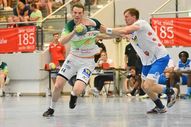 Lenny Rubin (HSG Wetzlar 44) gegen Adam Loehn (TVB 1898 Stuttgart 11) Handball , Maenner , Vorbereitung , Turnier, Altensteig , S-Cup , 27.07.2019, Foto:TBaur Eibner S-Cup TVB 1898 Stuttgart vs. HSG Wetzlar Altensteig Copyright: xEIBNER TobiasxBaurx EP_TBR
