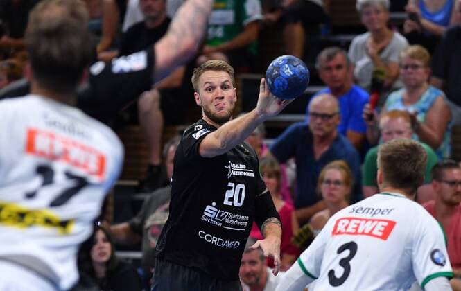 am Ball: Nils Kretschmer (Dresden), HC Elbflorenz Dresden gegen SC DHfK Leipzig, Testspiel, Freundschaftsspiel, Handball, 2. Liga der Männer, 2. Bundesliga, Saison 2019 2020, Dresden, BallsportARENA Dresden, 27.07.2019,