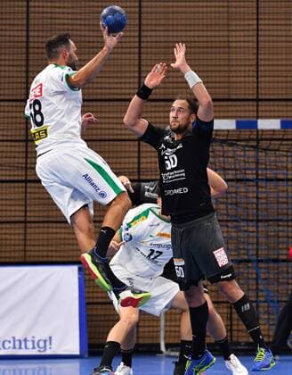 am Ball: Philipp Müller (Leipzig) gegen Marc Pechstein (Dresden), HC Elbflorenz Dresden gegen SC DHfK Leipzig, Testspiel, Freundschaftsspiel, Handball, 2. Liga der Männer, 2. Bundesliga, Saison 2019 2020, Dresden, BallsportARENA Dresden, 27.07.2019,
